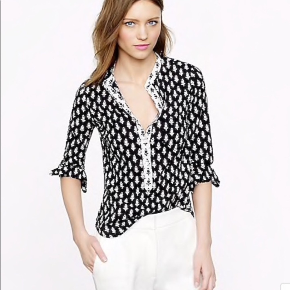 Collarless shirt in thistle print